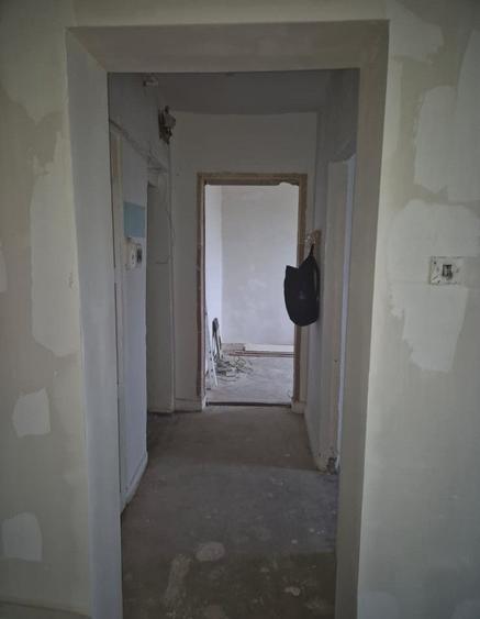 Apartament cu 3 camere semidecomandat în Bogdăneștilor