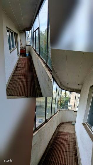 Garsonieră decomandată în Frații Golești