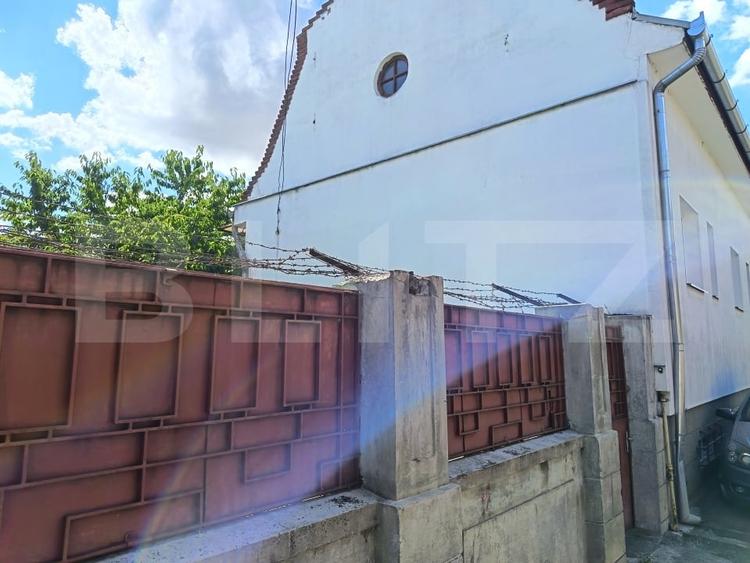 Casă individuală cu 2 camere cu Canalizare în Central