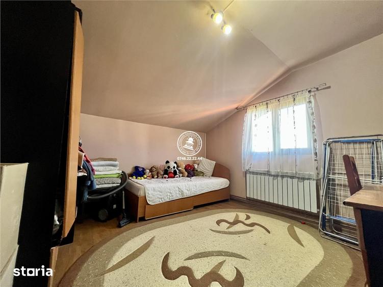 Casă cu 5 camere cu Teren 1382 Mp în Voinești