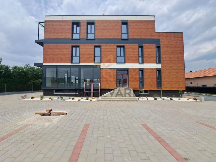 Spațiu comercial, de 1,365 mp, în Sânnicoară