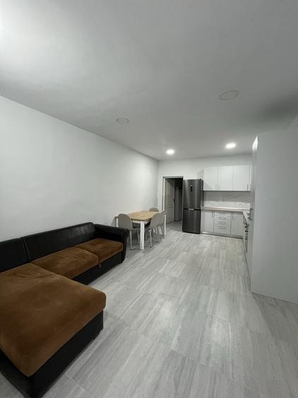 Apartament cu 3 camere decomandat în Exterior Vest