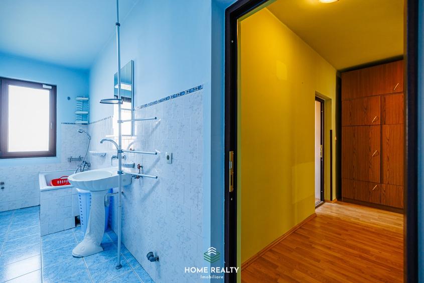Casă cu 11 camere cu Canalizare în Lugoj