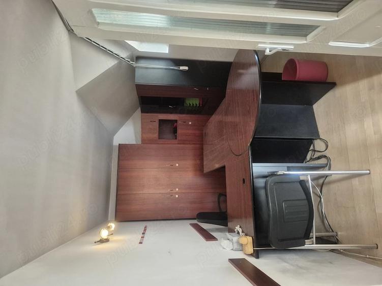 Casă cu 9 camere cu Teren 103 Mp în Ultracentral