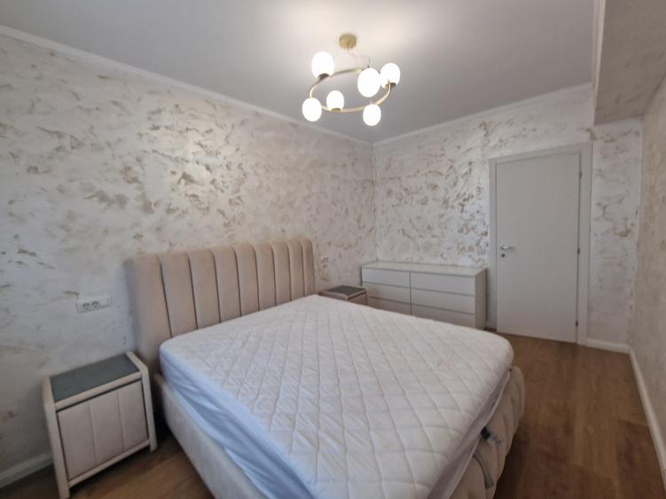Apartament cu 2 camere decomandat în Podu Roș