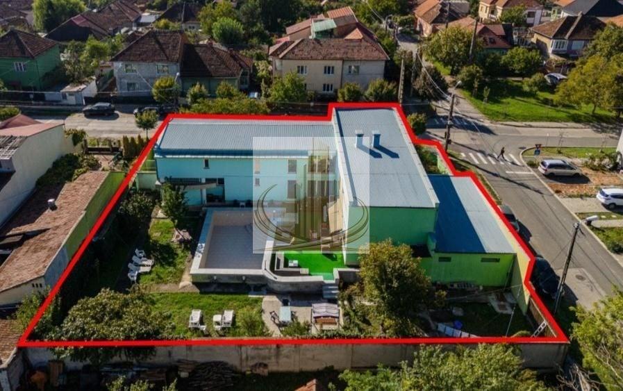 Casă individuală cu 7 camere cu Piscina în Girocului