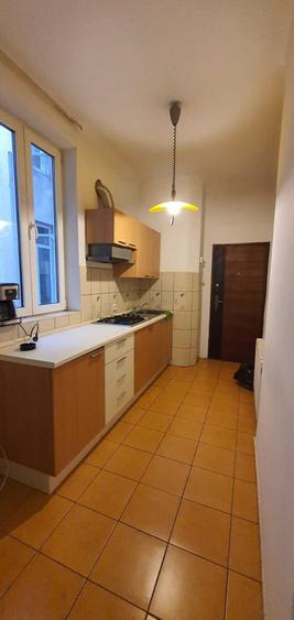 Apartament cu 3 camere semidecomandat în Calea Victoriei