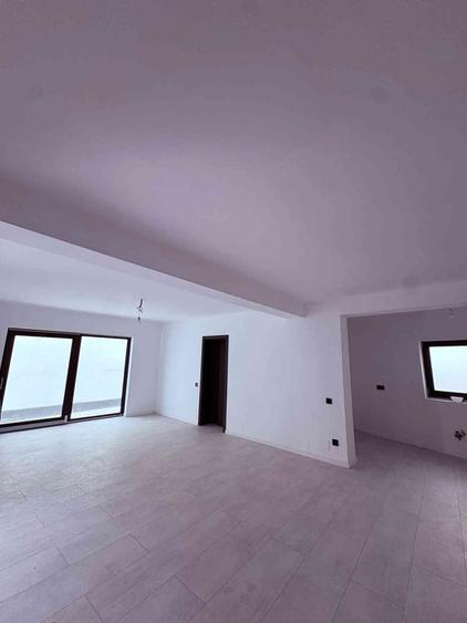 Casă cu 4 camere cu Teren 174 Mp în Central