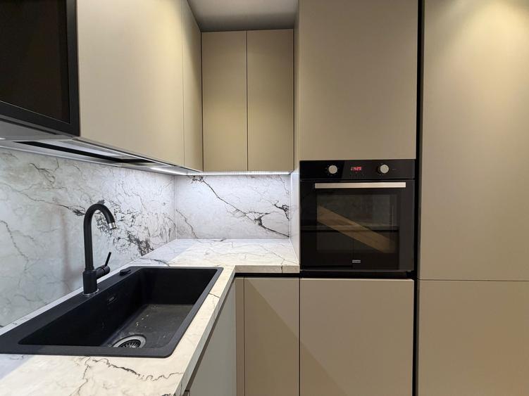 Apartament cu 3 camere semidecomandat în Floreasca