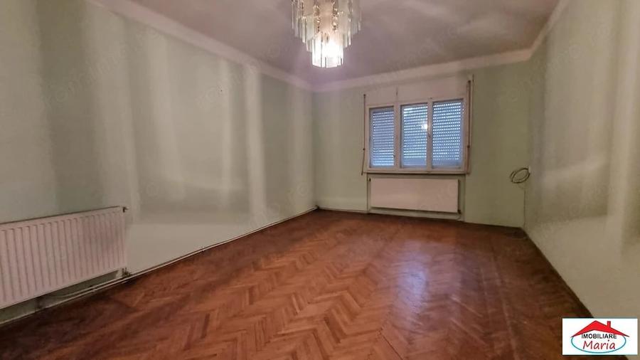 Casă cu 3 camere în Titulescu
