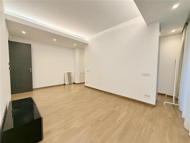Apartament cu 4 camere decomandat, mobilat în Primăverii