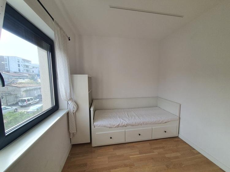 Apartament cu 3 camere decomandat în Domenii