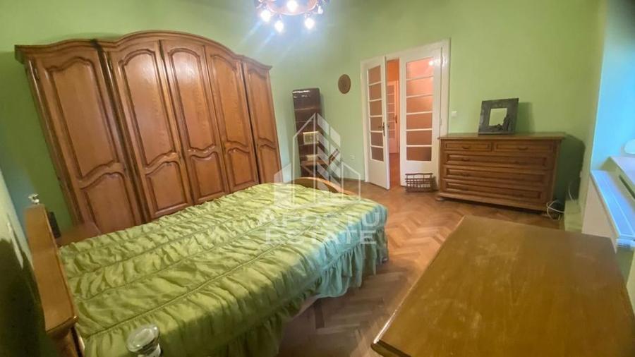 Apartament cu 3 camere decomandat, mobilat în Dâmbovița