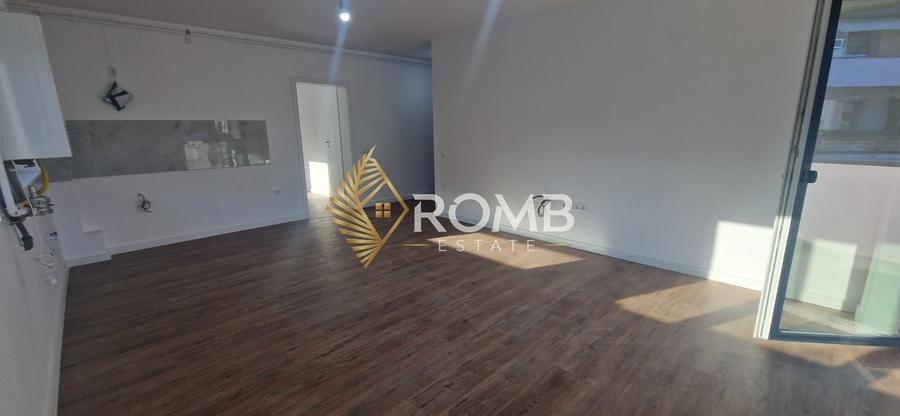 Apartament cu 3 camere decomandat în Florești