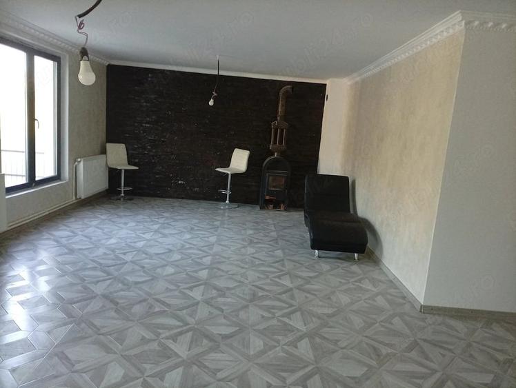 Casă cu Teren 16 Mp în Vermeș