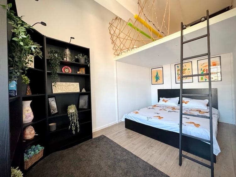 Apartament cu 2 camere semidecomandat, mobilat în P-ța Romană