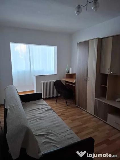 Garsonieră decomandată în Central