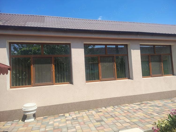 Casă cu 5 camere cu Teren 1300 Mp în Central