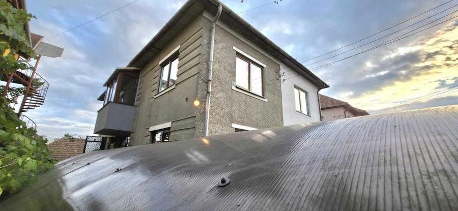 Casă cu 4 camere în Dosu Bricii