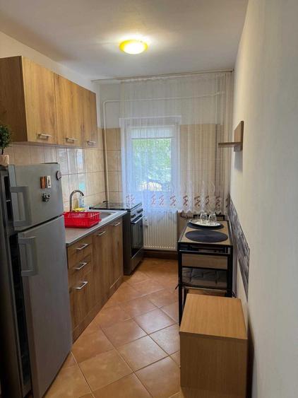 Apartament cu 2 camere decomandat în P-ța Doina