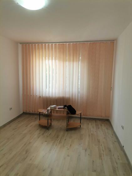 Apartament cu 2 camere, decomandat, pentru inchiriat - 1