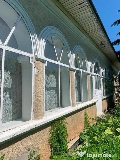 Casă cu 6 camere cu Teren 1874 Mp în Nana
