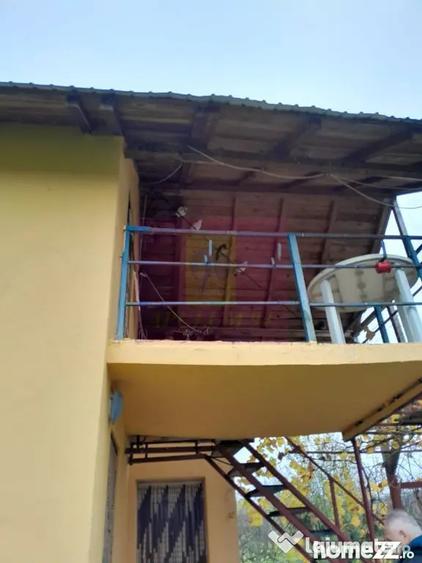 Casă cu 3 camere cu Canalizare în Bărcănești