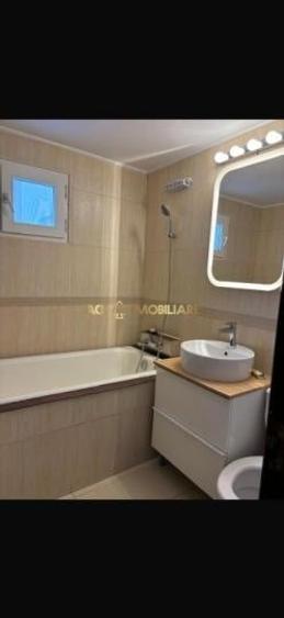 Apartament cu 3 camere semidecomandat, mobilat în Chișinau