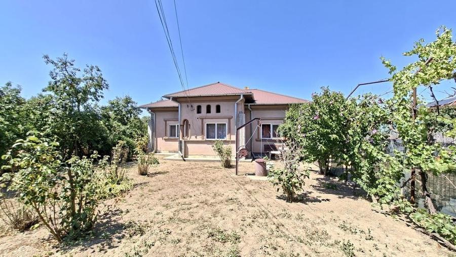 Casă cu 3 camere cu Teren 1667 Mp în Teiu