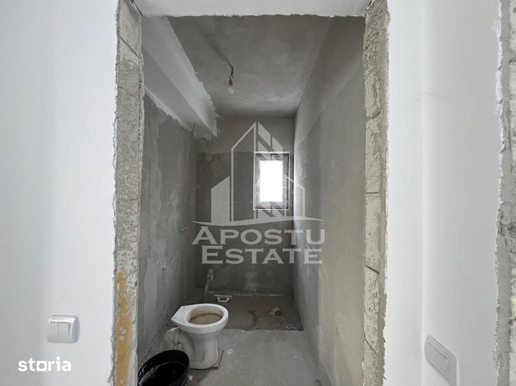 Casă cu 4 camere cu Teren 180 Mp în Ghiroda