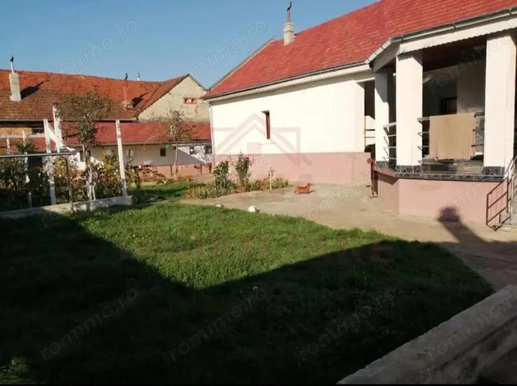 Casă cu 3 camere cu Teren 910 Mp în Buchin