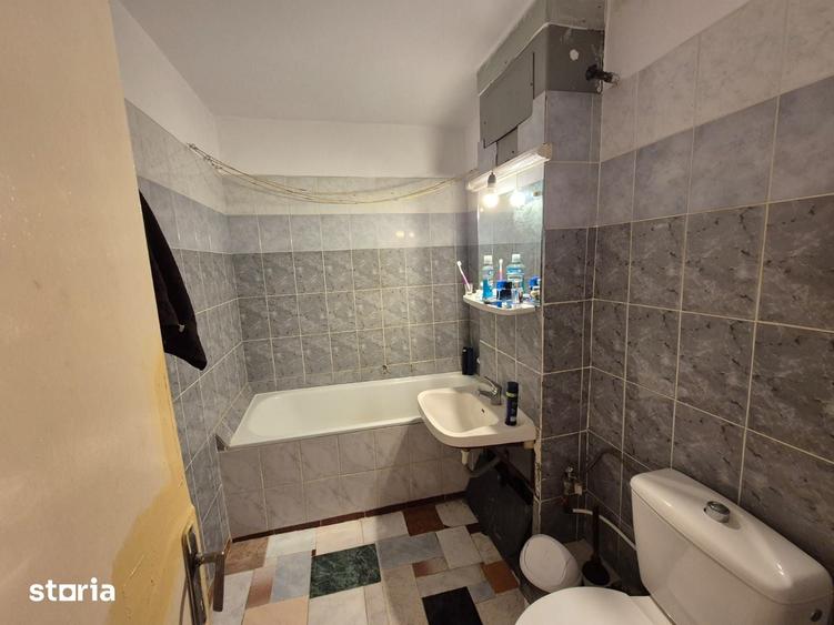 Apartament cu 2 camere decomandat în Km 4