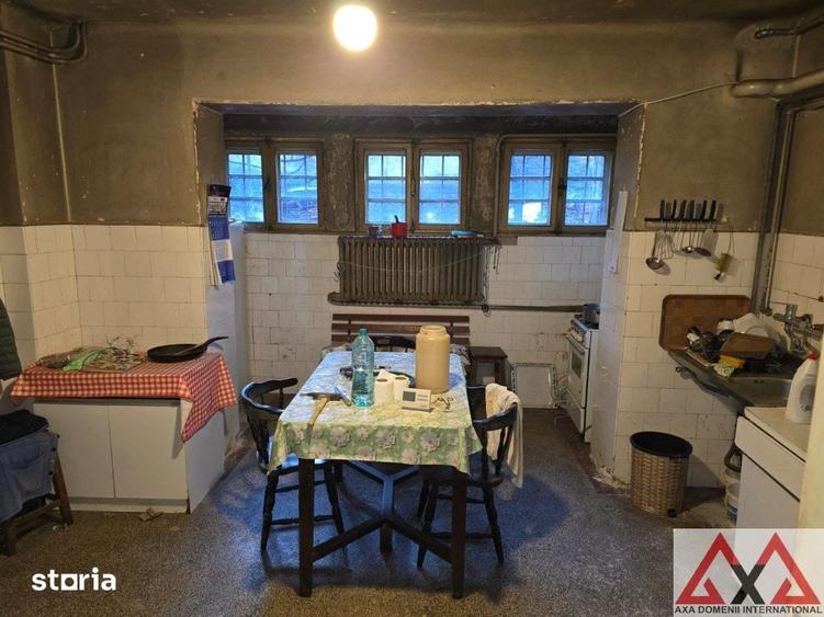Casă cu 6 camere decomandat cu Teren 538 Mp în Baba Novac