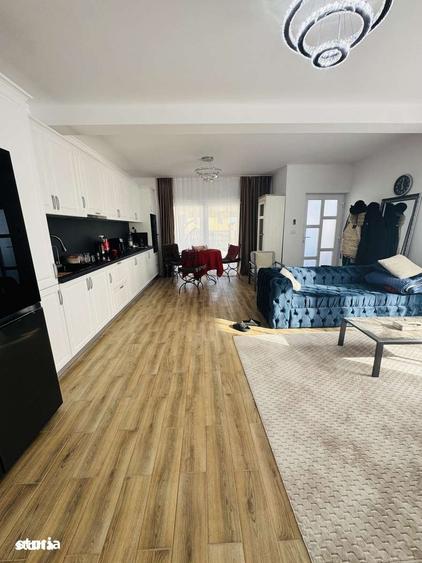 Casă cu 3 camere cu Teren 350 Mp în Central