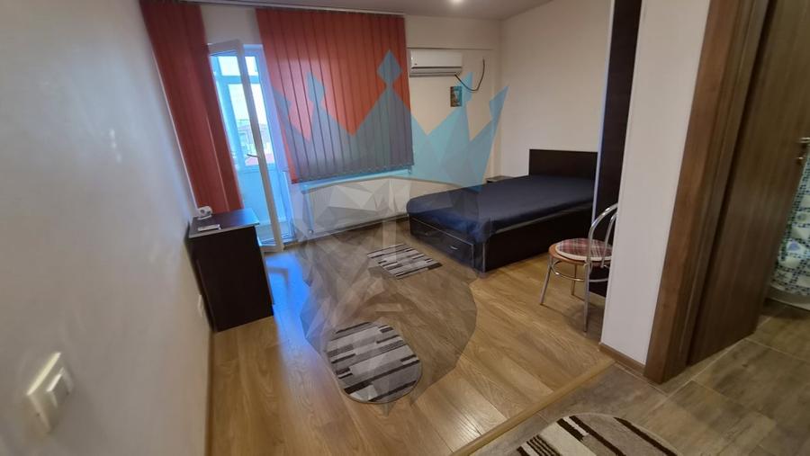 Garsonieră decomandată, mobilată în Păcii