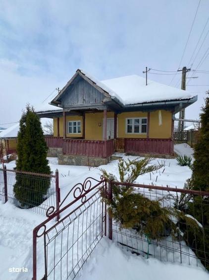 Casă cu 3 camere în Geaca