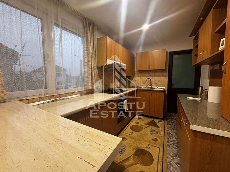 Apartament cu 2 camere semidecomandat, mobilat în Ghiroda