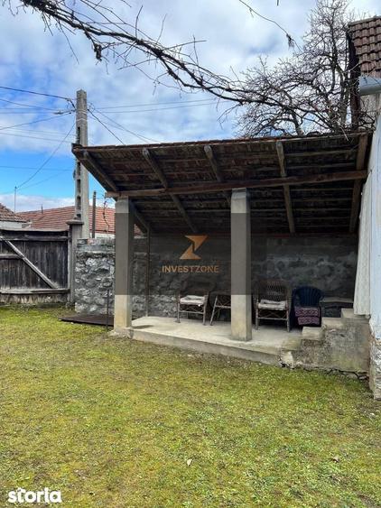 Casă cu 4 camere cu Teren 2328 Mp în Vadu Crișului