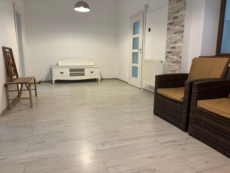 Spațiu comercial, de 120 mp, în Central