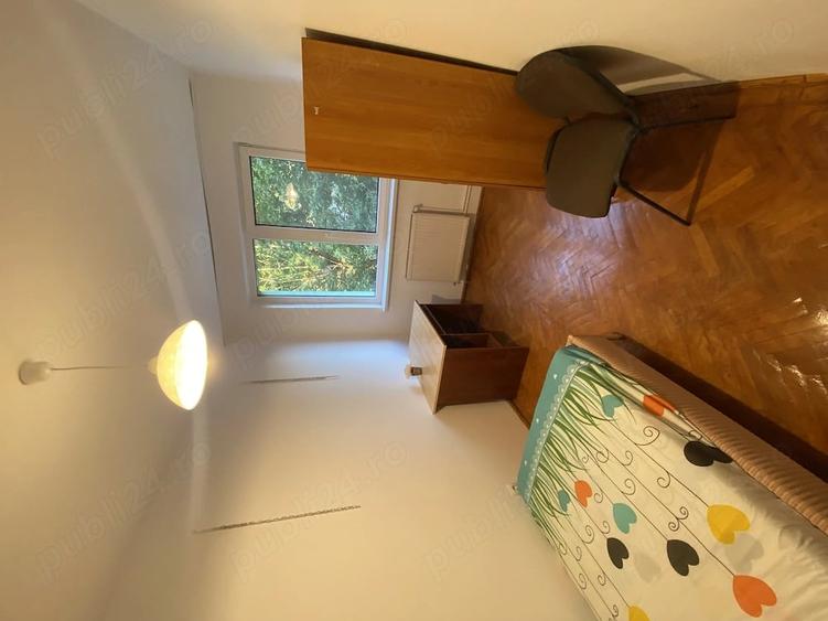 Apartament cu 3 camere semidecomandat în Central