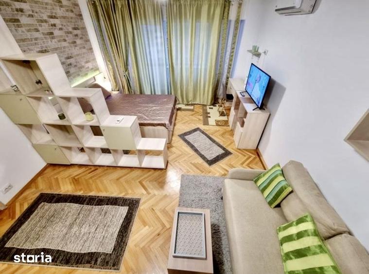 Garsonieră decomandată în Decebal