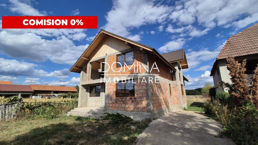 Casă individuală cu 5 camere cu Teren 4334 Mp în Runcu