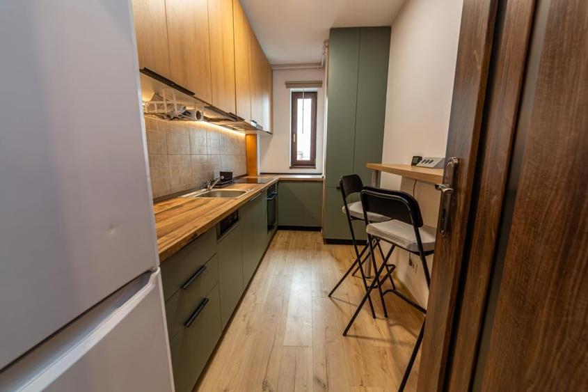 Apartament cu 2 camere decomandat, mobilat în Jiului