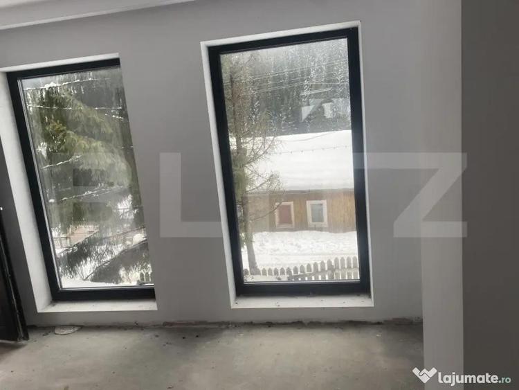 Casă cu 4 camere cu Teren 1096 Mp în Central