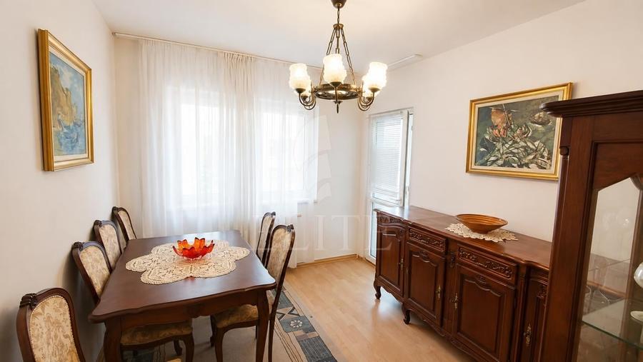 Apartament cu 4 camere decomandat în Zorilor