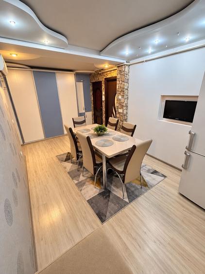 Apartament cu 2 camere decomandat în Poarta 6