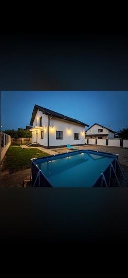 Casă individuală cu 5 camere cu Canalizare în Micești