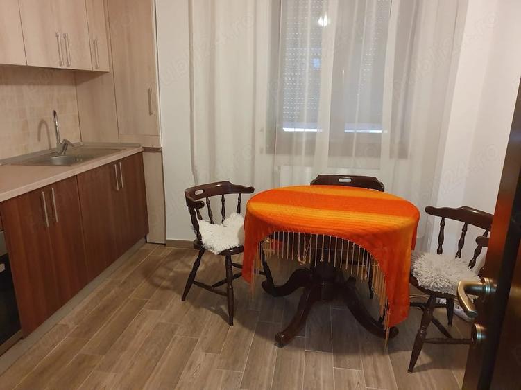 Apartament cu 3 camere semidecomandat în Copou