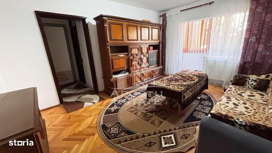 Apartament cu 3 camere, semidecomandat 63 mp - 1