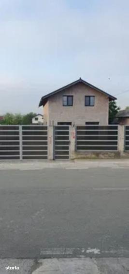 Casă cu 4 camere cu Teren 530 Mp în Valu lui Traian